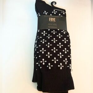 Frye 2 Pack Men’s Sock Black White Casual Crew NWT